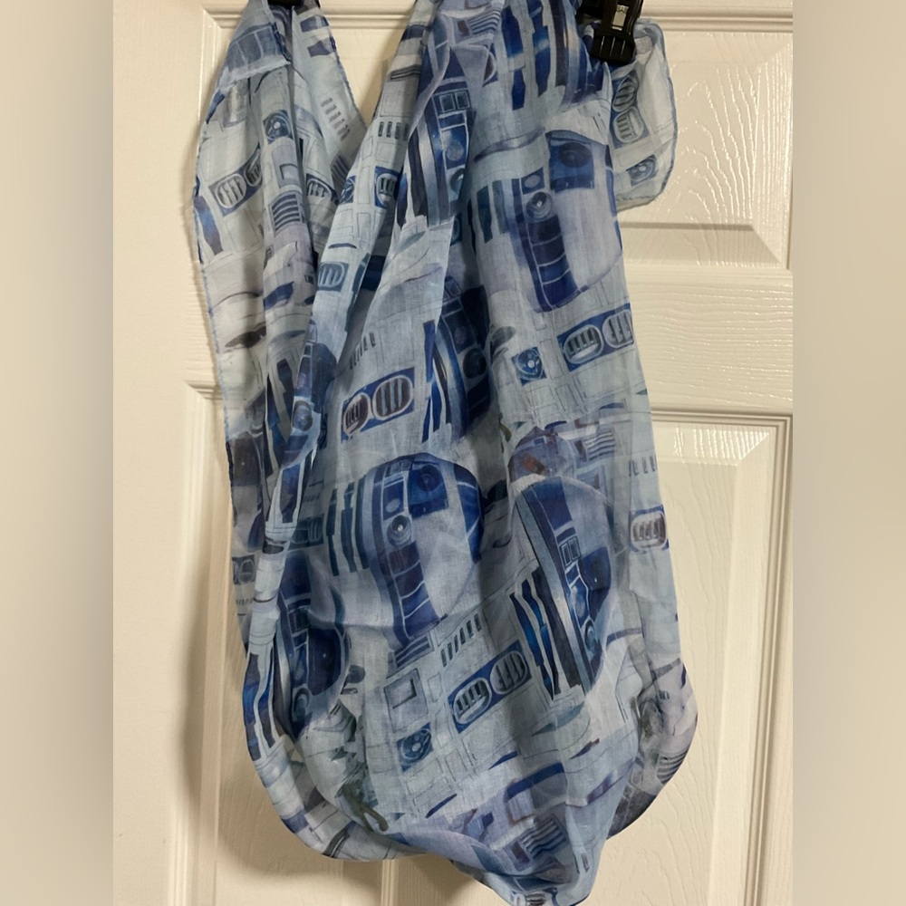 Bioworld Blue and White Star Wars R2-D2 Scarf